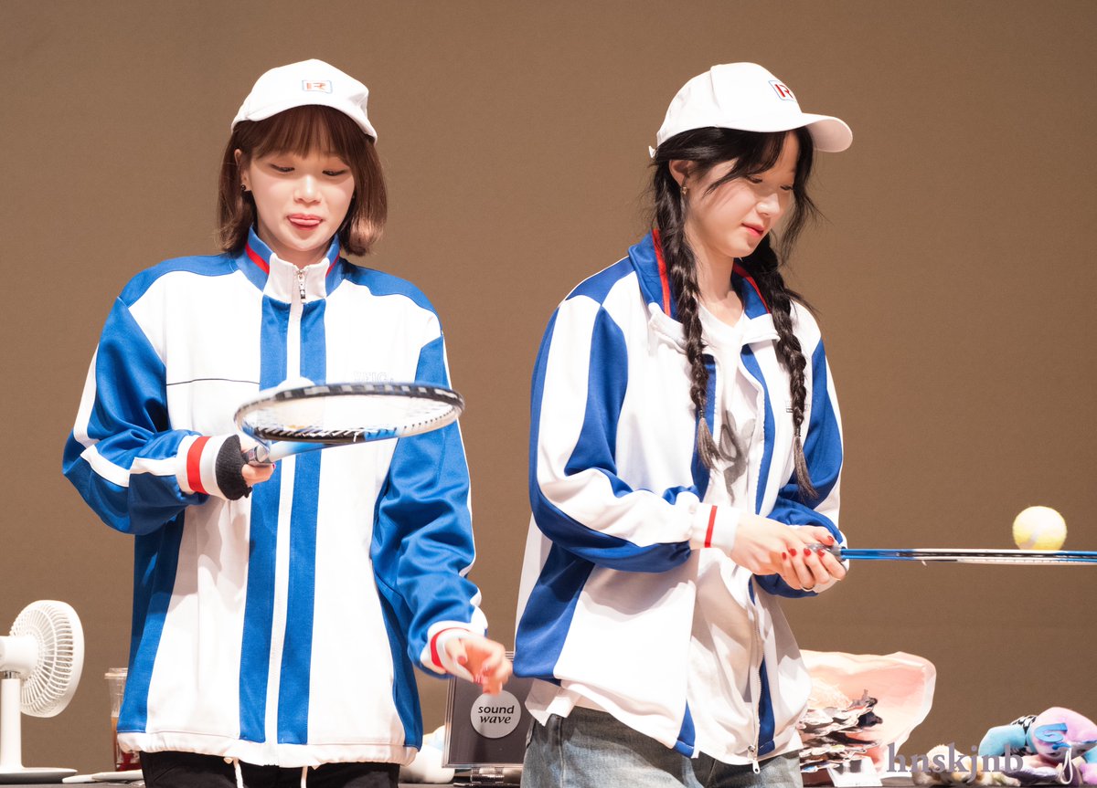 hnskjnb's tweet photo. 241005 사운드웨이브 팬싸인회

🎾👑

#김채원 #KIMCHAEWON #카즈하 #KAZUHA 
#르세라핌 #LE_SSERAFIM https://t.co/naF9O82HAU