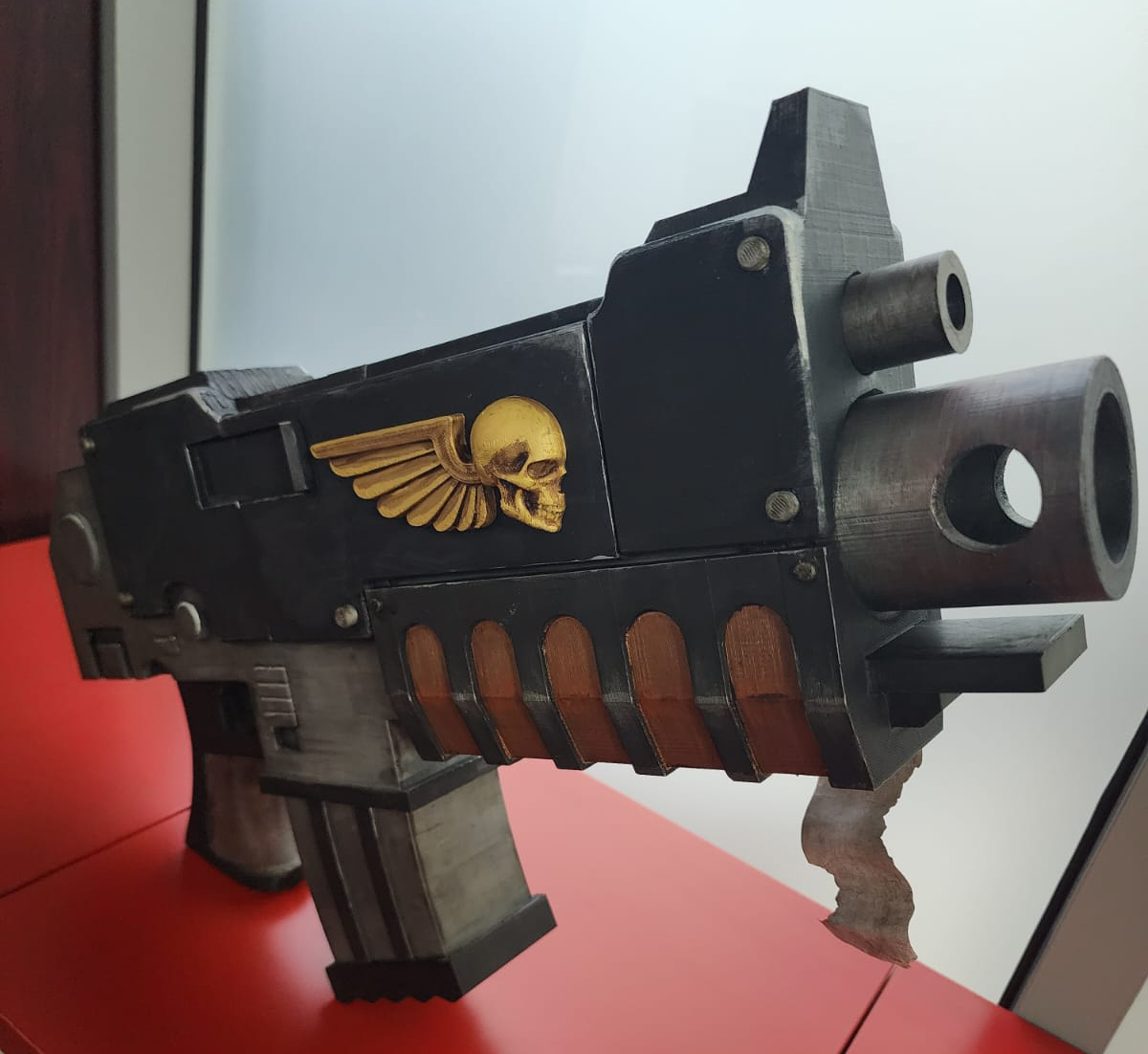 God i love #3Dprinting 
Been working on this (sanding, post processing painting...etc) for a total of 19 hrs when I am taking a break from <a href="/safrootics/">Safrootics Game</a> 😅
For the Emperor!
<a href="/SpaceMarine/">Space Marine 2</a> <a href="/Focus_entmt/">Focus Entertainment</a> #warhammer40k