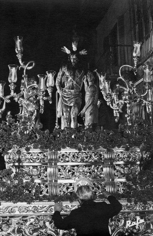 ⚪️⚫️NUESTRA HISTORIA⚫️⚪️ 
Durante el mes de octubre del año 2008, se celebra en nuestra Ciudad el III Encuentro Nacional de Cofradías y Hermandades del Segundo Misterio Doloroso, con la Salida extraordinaria del paso de misterio por las calles de la ciudad.