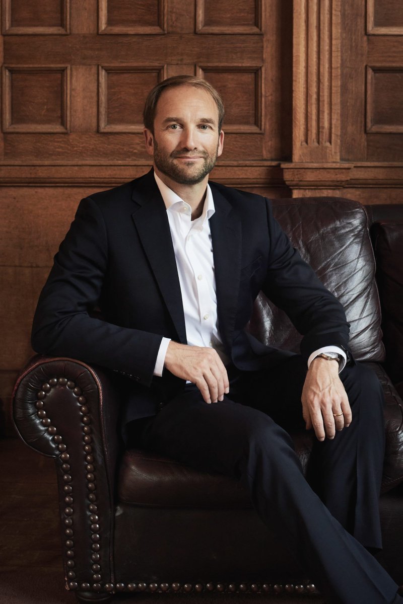 As an entrepreneur or business leader, you need more than just a headshot. Anna Berry specialises in bespoke CEO portraits for the press or standout LinkedIn shots that capture your personality. Let’s create the perfect look! 📸 #MoreThanJustAHeadshot #AnnaBerryPhotography