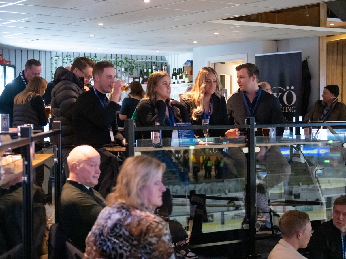 Våra mat &amp; hockey ytor är extremt populära och snart fullbokade. Än finns det dock strömatcher lediga, in och boka dina platser! 🥘 🏒

Loge: forms.office.com/e/4WxPFzDyYJ

VIP-rummet: forms.office.com/e/y5tWNtbMip

Möteslokalen: forms.office.com/e/qkdRmcniaN

Restaurang: secure.tickster.com/sv/tb9lv8cw29x…