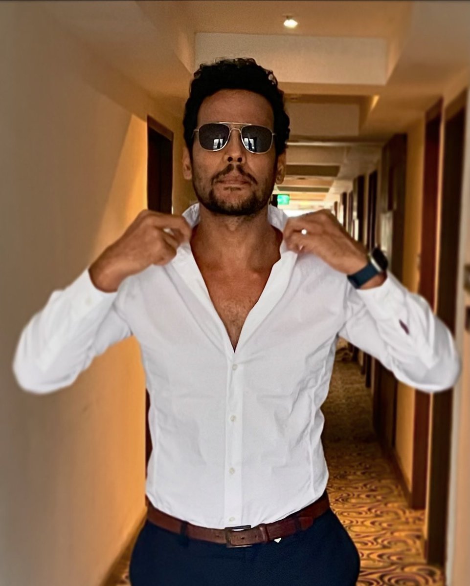 NishchalAbhi's tweet photo. Looking forward 😎✌️
#tuesday #mumbai #nishchal https://t.co/aYLui8aRrn