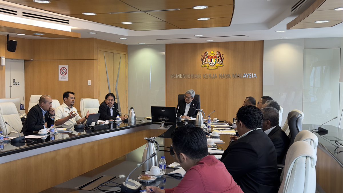 Mohd Shahrom tweet media