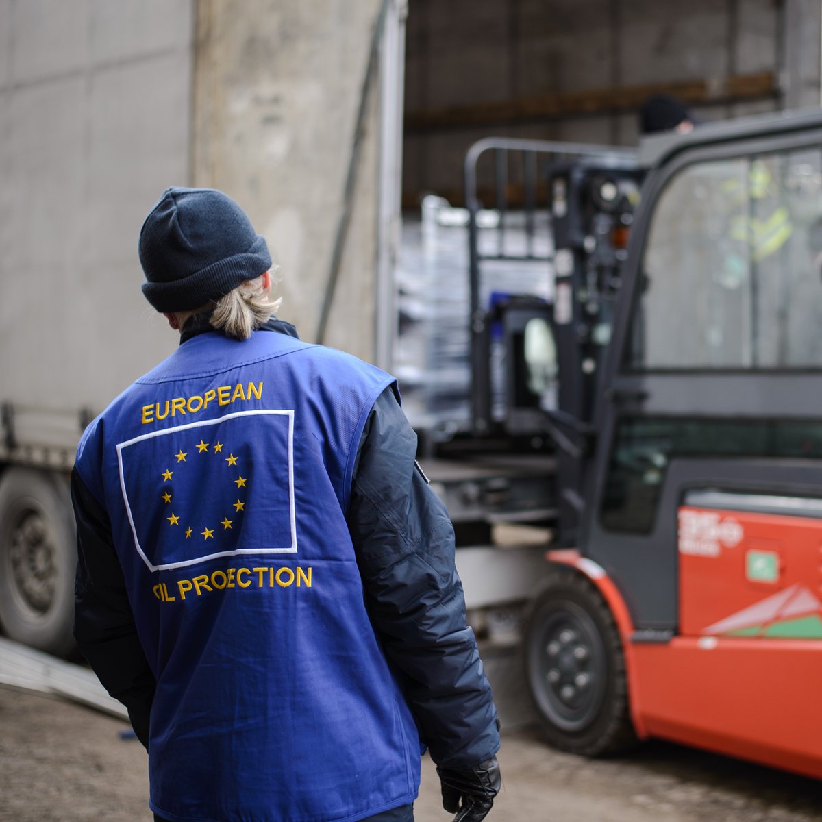 We are mobilising gloves and boots from the EU's strategic reserve, #rescEU, to support Poland following their request for assistance after the devastating floods.

This is the first rescEU aid for a flood emergency and marks an important moment in our commitment to solidarity.