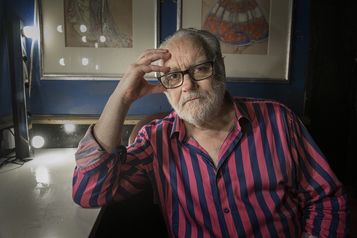 Photographed the great Tony Slattery last night . What a lovely guy . I so miss those Friday night comedy shows such as Whose Line is it Anyway #whiselineisitanyway,#tonyslattery,#theatricalportrait,#phoenixclub,#portraitphotography,#westendtheatreland,#peoplephotography