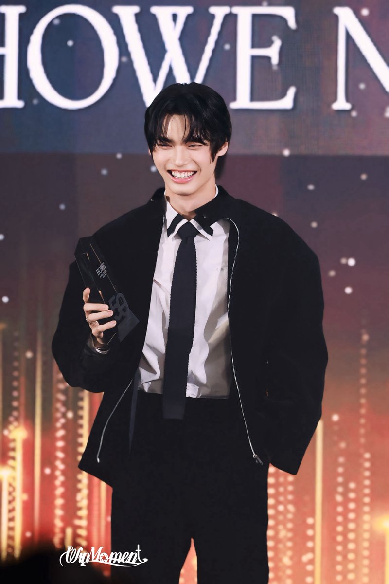 WIN_PHOTO0221's tweet photo. 😆
WIN AT HOWE AWARDS

#HOWEAWARDS2024
#HOWEAWARDS2024xWIN https://t.co/4MZBPWf3na