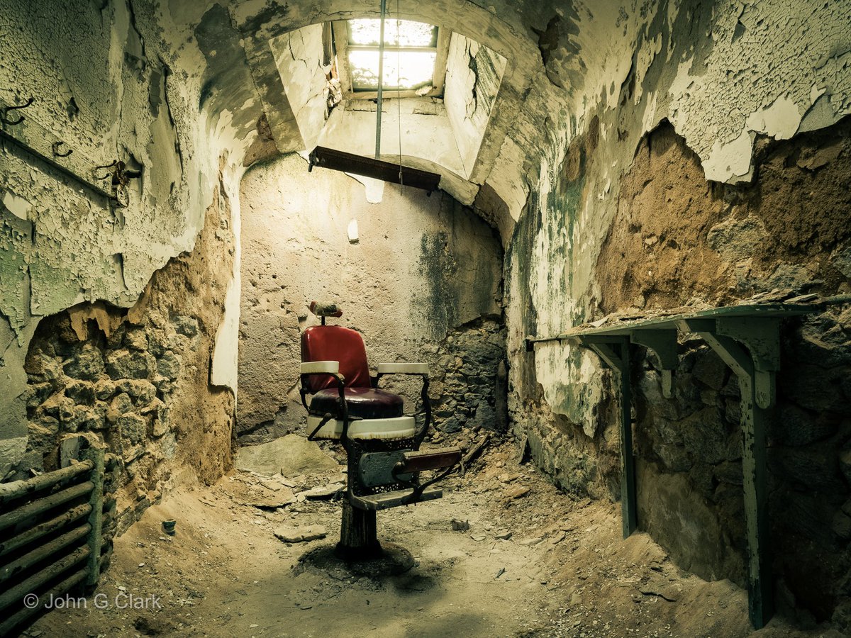 John Clark | Photographer (@getrealjc) on Twitter photo All that remains of the barbershop in an abandoned prison 💈
#ThePhotoHour #abandonedplaces #on1pics All that remains of the barbershop in an abandoned prison 💈
#ThePhotoHour #abandonedplaces #on1pics