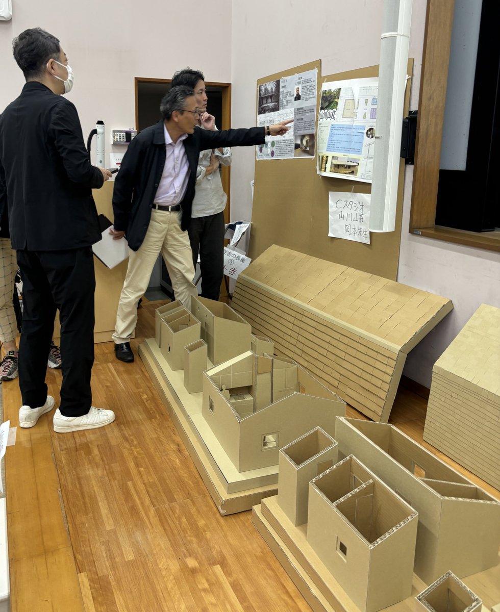 toyo_arch's tweet photo. 1/10段ボール模型
山川山荘/山本理顕 https://t.co/sKceT3yR2W