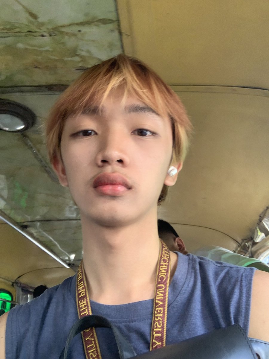 Thio_xs's tweet image. init mag jeep putangina #NoToJeepneyPhaseout