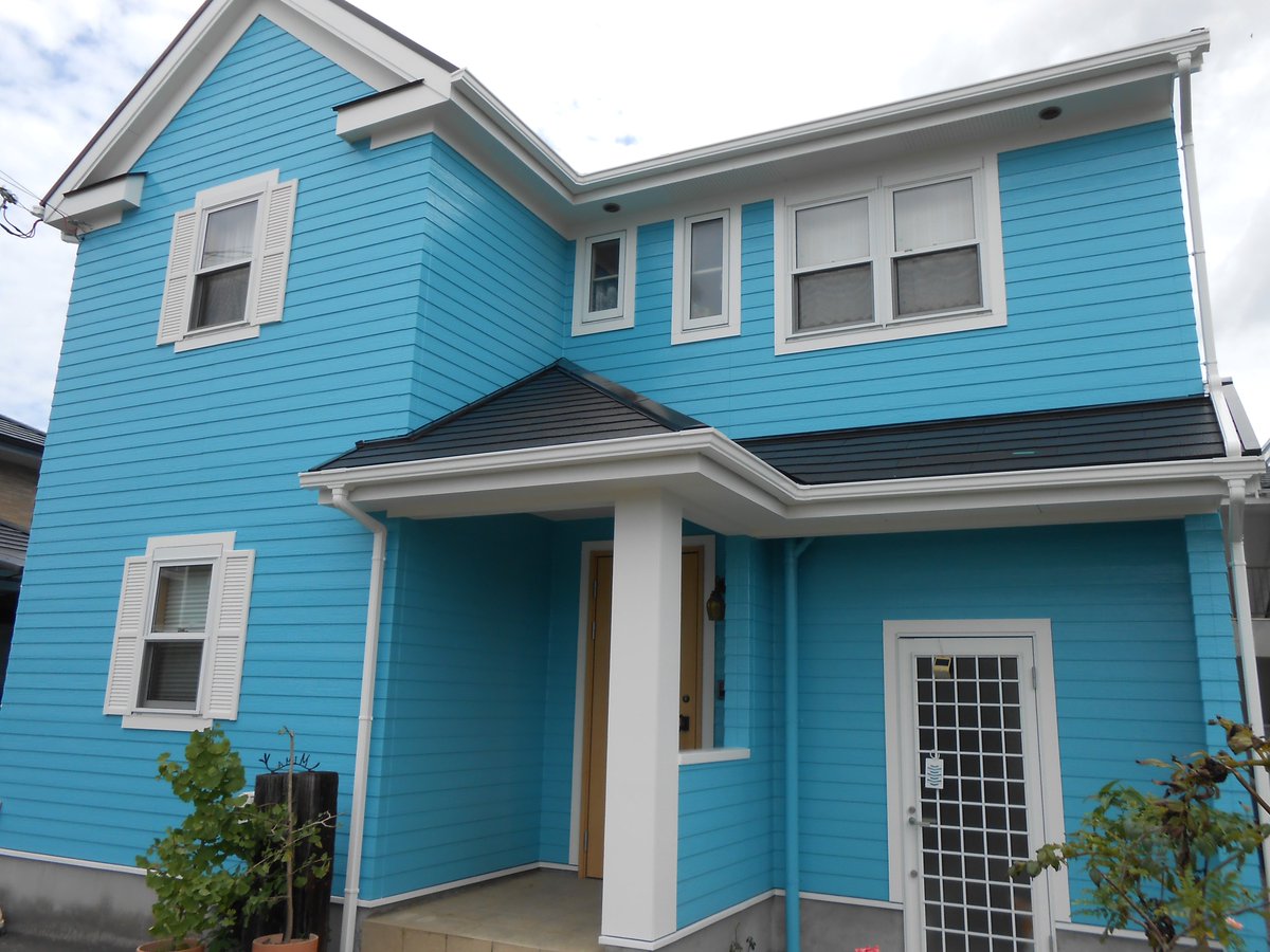 moritosou1's tweet image. 先日終了したM様邸。イメージを大きく変えてポップで明るい雰囲気にイメチェン出来ました。私個人的にはとても好きなお色です。カリフォルニア風の家っぽくてとても「良き」です。施主様にも喜んで頂き嬉しく思います。今回は当社へご依頼頂き有難うございました。