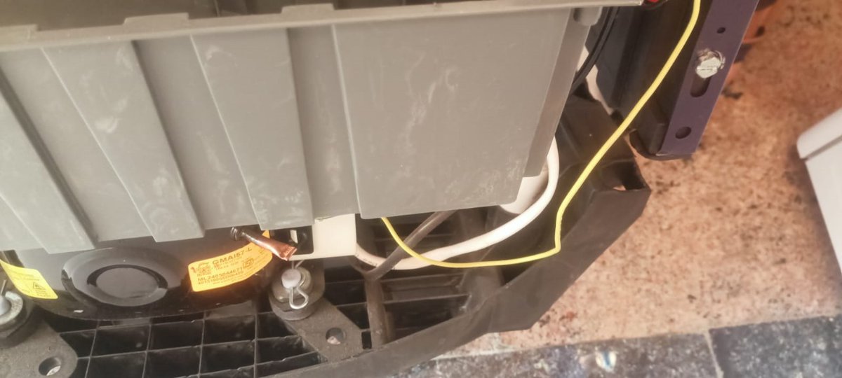 rk0010430's tweet image. &quot;I received a damaged product from @amazonIN and their return process isn&apos;t working. It doesn&apos;t allow me to upload photos, and customer service sent a link that also fails. Very disappointed in this experience. #AmazonIssues #CustomerServiceFail&quot;