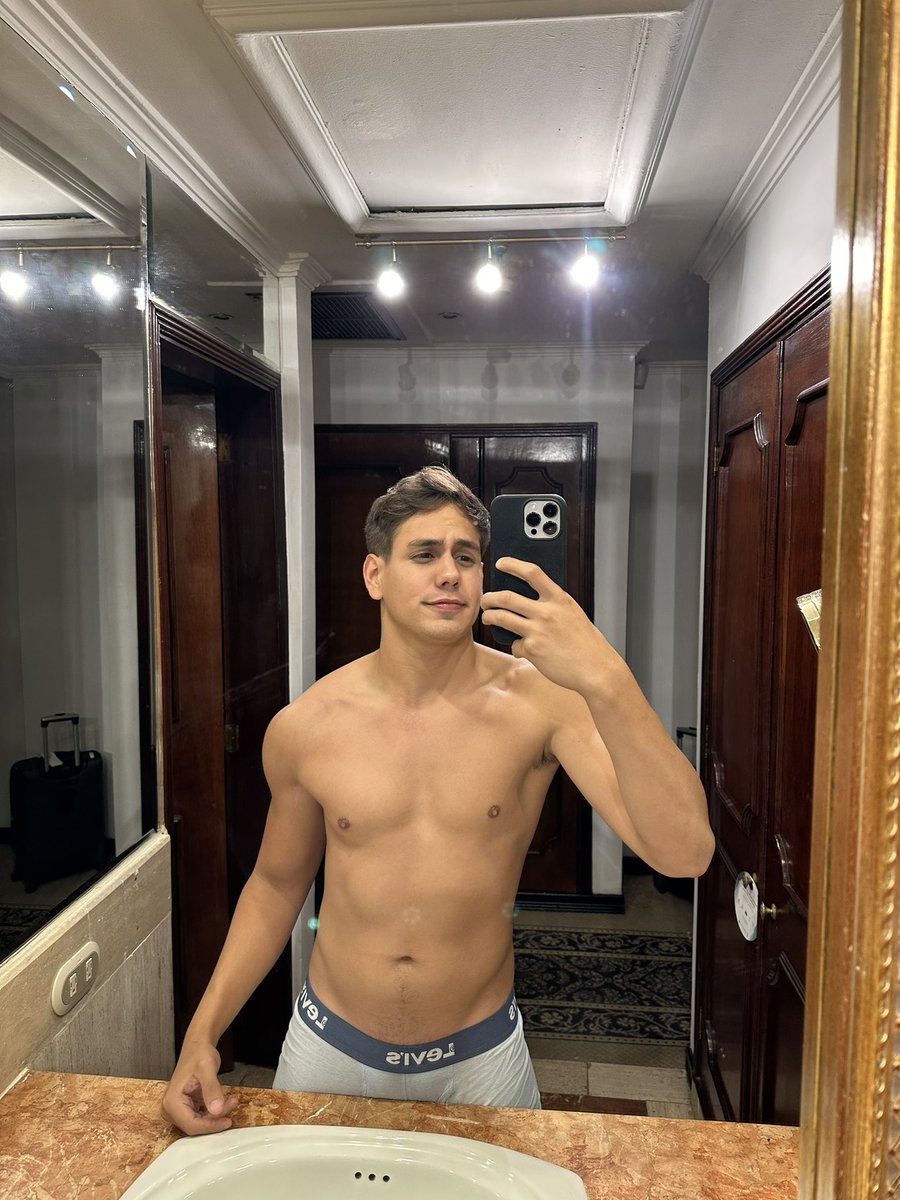 jhonverotti's tweet photo. Buenos días 😏 https://t.co/geTBKxogBy