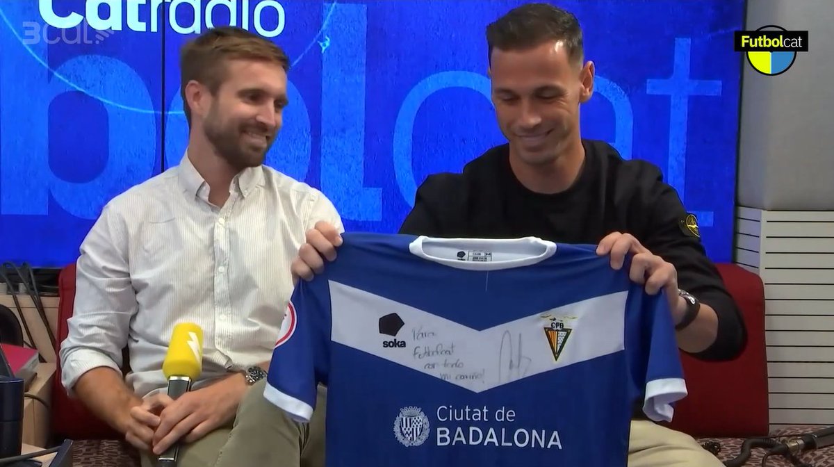 Futbol Català, amb Marc Marbà (@futbolcat_radio) on Twitter photo 🔥 NOU SORTEIG EN MARXA ‼️
😍 Sortegem aquesta samarreta del <a href="/cfbadalonasad/">CF Badalona SAD Oficial</a> exclusiva signada per <a href="/AlvaroVazquez91/">Álvaro Vázquez 🐺</a>
1️⃣ Segueix-nos
2️⃣ Fes RT a aquesta piulada
📆 Data límit, diumenge 13 d'octubre!
#FutbolCatalàCatRàdio 🔥 NOU SORTEIG EN MARXA ‼️
😍 Sortegem aquesta samarreta del <a href="/cfbadalonasad/">CF Badalona SAD Oficial</a> exclusiva signada per <a href="/AlvaroVazquez91/">Álvaro Vázquez 🐺</a>
1️⃣ Segueix-nos
2️⃣ Fes RT a aquesta piulada
📆 Data límit, diumenge 13 d'octubre!
#FutbolCatalàCatRàdio