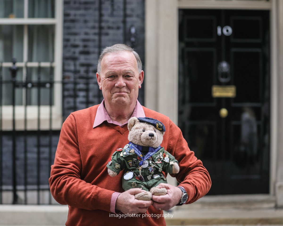 <a href="/SarahJAnderson/">Sarah Anderson, founder FosterWiki.com</a> <a href="/reallorraine/">Lorraine</a> Sarah.
Wonderful.
What an honour to meet Lorraine too.

One day Rodney, one day!
#bearforce