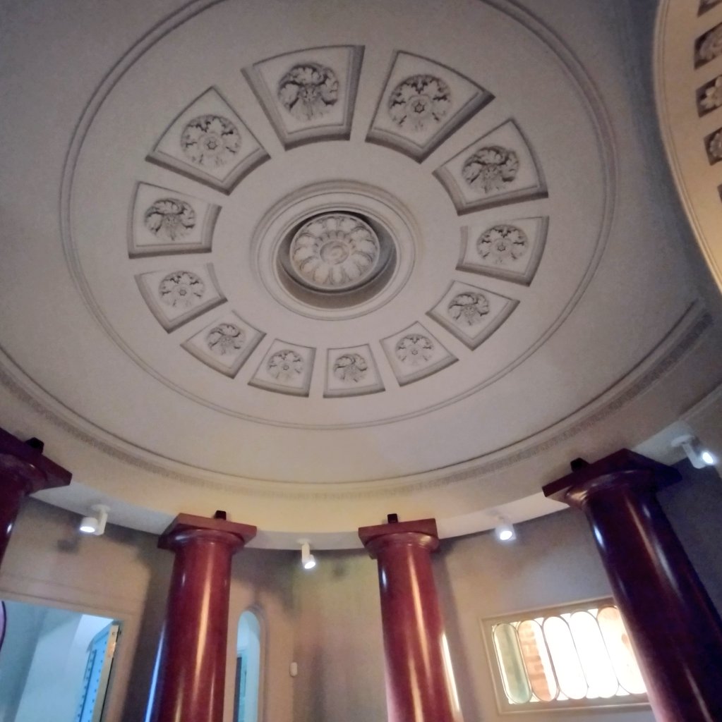irimarq's tweet photo. En la invención de la pinacoteca está Sir John Soane. Galería de pinturas en Dulwich, 1817.
#Arquitectura #Soane https://t.co/eFt6VQzQbB
