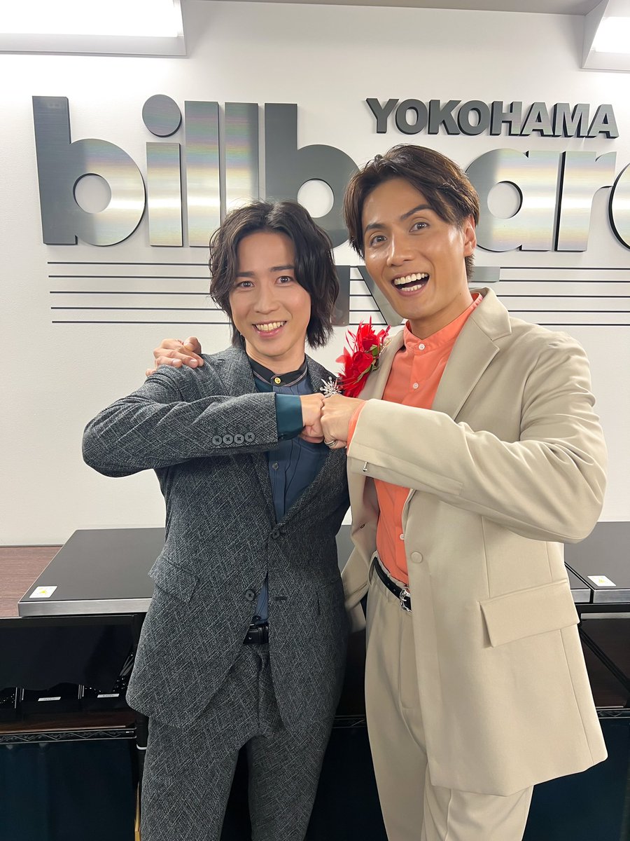 kenta_kamakari's tweet photo. 加藤和樹40th Birthday Live

分かってた
最高の時間になるのは
そして想像を簡単に上回る

たまらん

続けらてきた事の幸せが全部詰まってた

和樹の歩んできた道を心から感じまくる

その中におれがいる
龍が見てくれてた
みんなが見てくれた
たまらん

和樹ありがとう
おめでとう

頑張れ僕らの未来 https://t.co/4Ckm6bJzgA