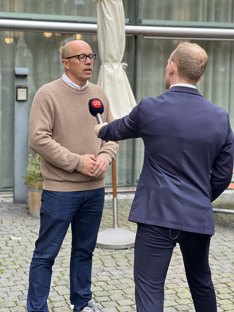 Green Power Denmark (@greenpowerdk) on Twitter photo “Vi skal gøre alt, hvad vi kan for at få brintrøret klar til 2030. Den tunge tyske industri, der efterspørger grøn brint, venter ikke. Så vælger de andre lande” - <a href="/JanHylleberg/">Jan Hylleberg</a> til TV2 #dkgreen “Vi skal gøre alt, hvad vi kan for at få brintrøret klar til 2030. Den tunge tyske industri, der efterspørger grøn brint, venter ikke. Så vælger de andre lande” - <a href="/JanHylleberg/">Jan Hylleberg</a> til TV2 #dkgreen