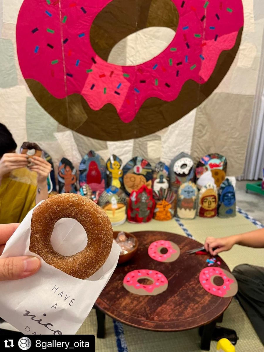 abetaisuke's tweet photo. ふるギモン
今回のメインビジュアル
ドーナツ🍩
追加制作
差し入れドーナツ🍩
#安部泰輔
#ふるギモン
#展覧会
#大分
#8gallery https://t.co/hXstMUJ0LO
