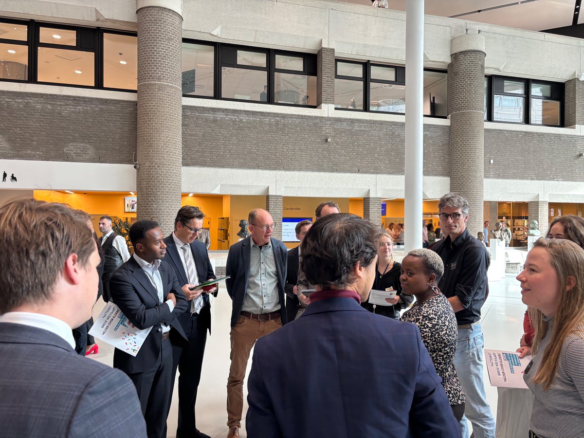 BoerBurgerB's tweet photo. De week is begonnen met het ontvangen van meerdere #petities. BBB-Kamerleden waren onder andere aanwezig bij👇
- 'Neglected Crises' (conflict Soedan). 
- KVGO over Postvoorzieningen.
- 'Stop de Kinderhandel'.
- Podiumkunsten. https://t.co/80twyvGhXK