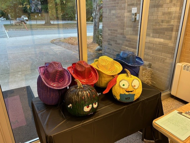 WestRidgeSchool's tweet photo. Sixth Grade Pumpkin Design project - so many original ideas and artistic talent.  Great decoration for our front lobby for October! https://t.co/xlTrhiw3M6