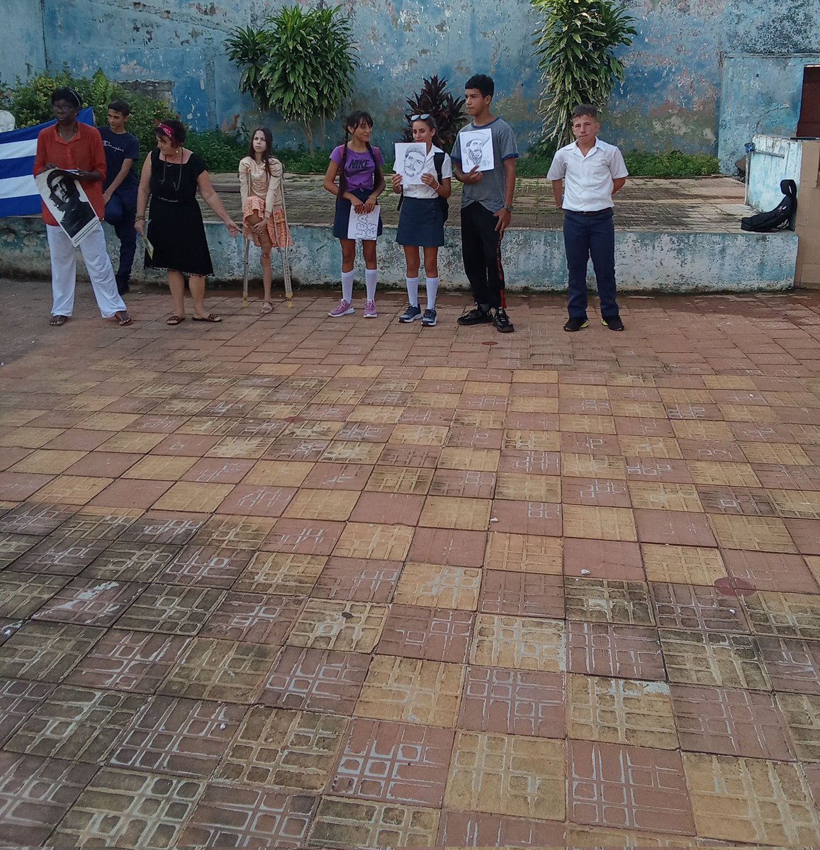 Matutino especial en la escuela Jorge de la Nuez por el inicio de la jornada Camilo y Che. #ArtemisaJuntosSomosMás #TenemosMemoria #CubaMined.<a href="/centrofidel/">Centro Fidel Castro Ruz</a> <a href="/YassiMartn5195/">DGE Güira de Melena, Artemisa</a> <a href="/yarobyalvarez/">Director Provincial Educación Artemisa</a> <a href="/ValdesArtemisa/">Alexander Valdés Valdés</a> <a href="/RicardoArtemisa/">Ricardo Concepción Rodríguez</a> <a href="/PartidoPCC/">Partido Comunista de Cuba</a> <a href="/MeyvisEstevezE/">Meyvis Estevez Echevarría</a> <a href="/MariaFu06503718/">Ángela Fuentes Barban</a> <a href="/KarelLe69051742/">Karel León</a>