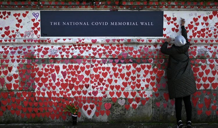 Really happy to be nominated for the Rising Star award at <a href="/PRIXEUROPA/">PRIX EUROPA</a> - for my BBC Radio 4 documentary Friends of the Wall.

If you liked it, please vote for it here by Wed 9th October! prixeuropa.eu/competition-ri…

And you can still listen to it here on BBC Sounds: