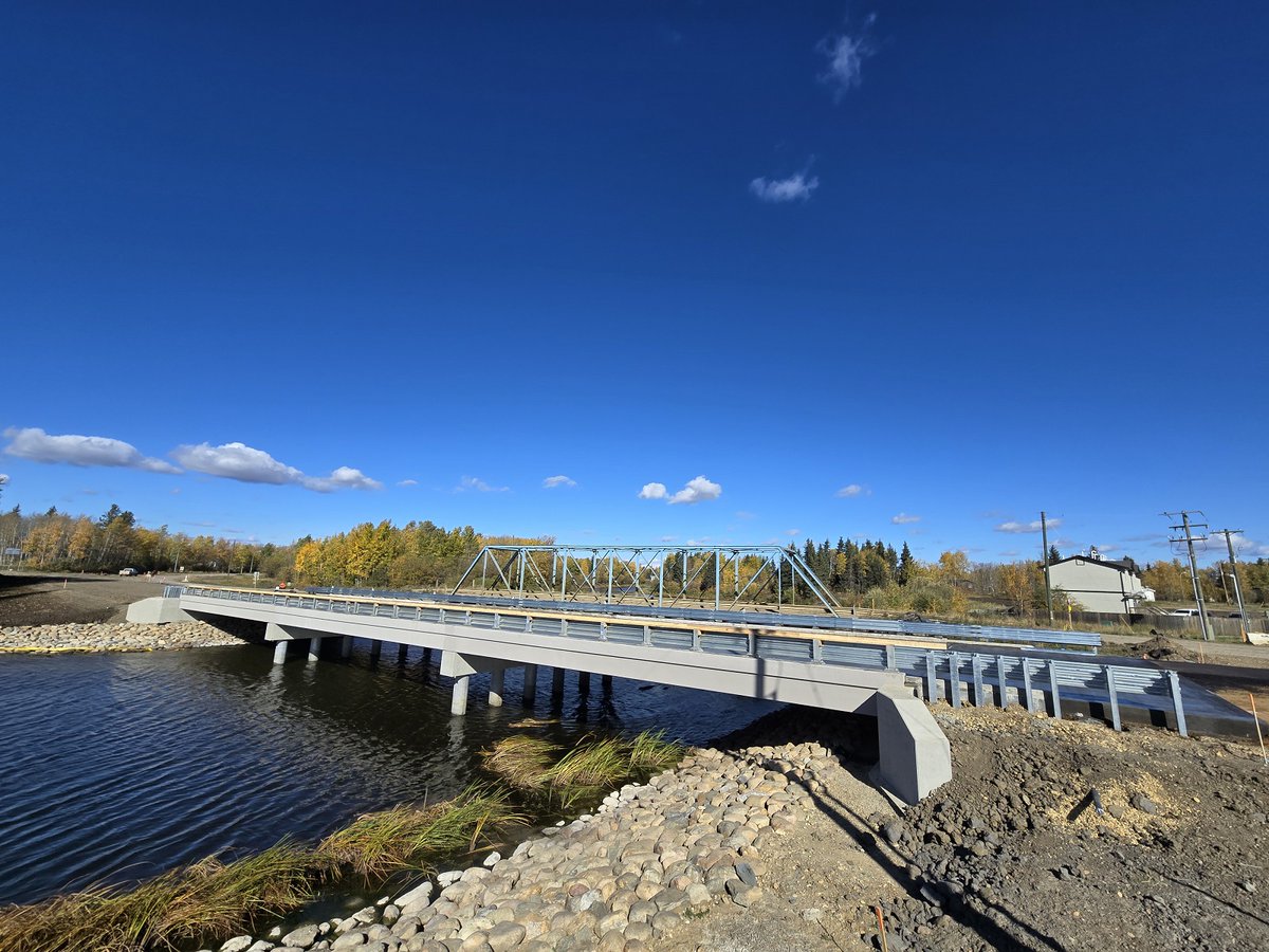 RuskinConst's tweet photo. Congratulations to the Ruskin team for completing this beautiful replacement bridge in Northern Alberta.  #connectingcommunites #bridgeconstruction #northernalberta #infrastructure https://t.co/zCEuYuJybn