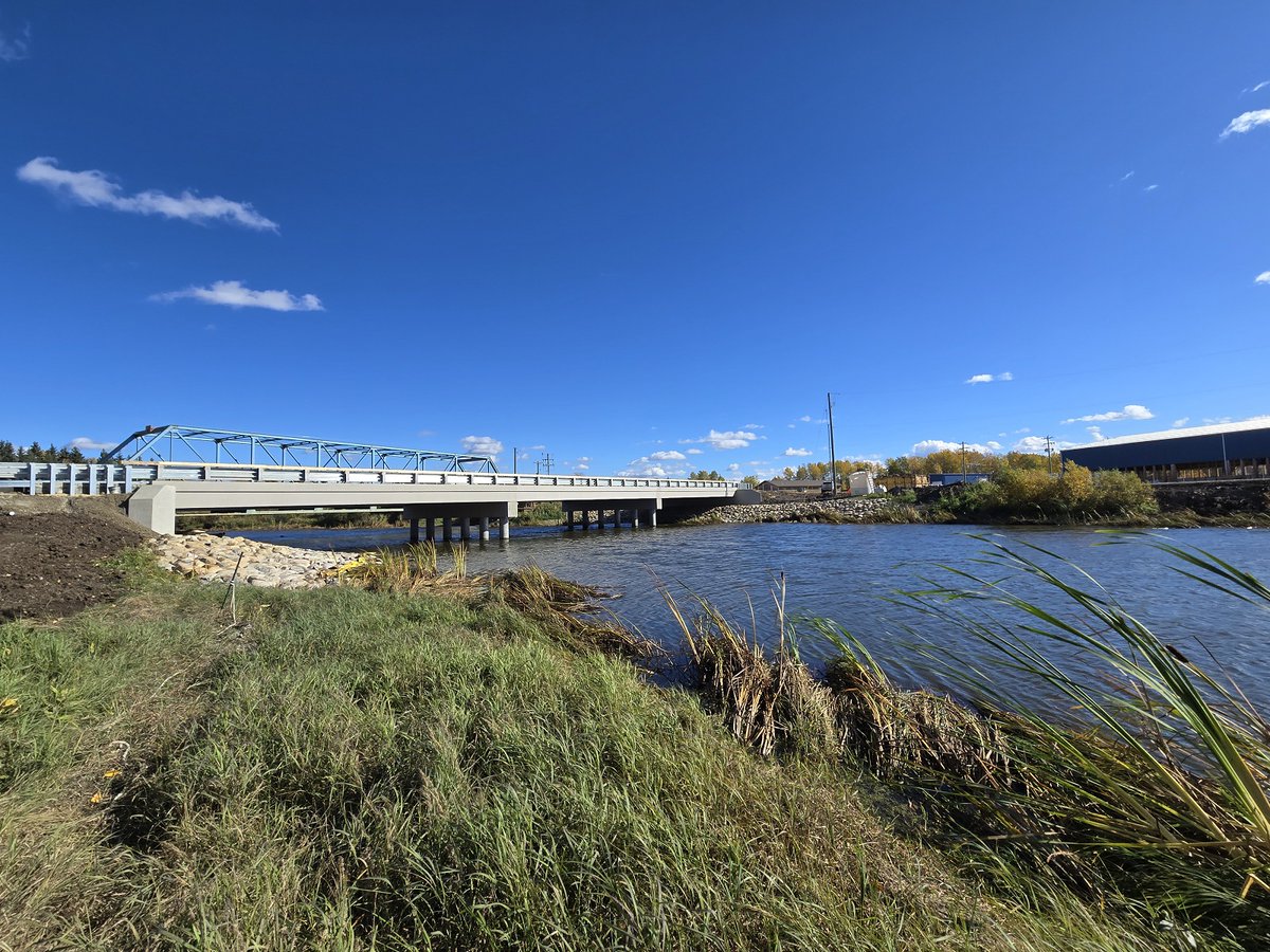 RuskinConst's tweet photo. Congratulations to the Ruskin team for completing this beautiful replacement bridge in Northern Alberta.  #connectingcommunites #bridgeconstruction #northernalberta #infrastructure https://t.co/zCEuYuJybn