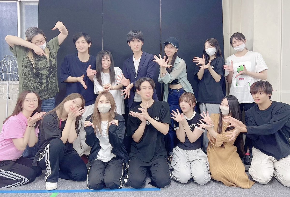 _mii1002's tweet photo. #星レト  #シオねむ

用事があり稽古場に行きました！
そのまま逆班のお稽古を始めて見学 。

いつ見るかタイミングを測ってましたが
外から客観的に見たら見えてくるものもあって

とにかく早くお稽古したい
月チームのみんなに会いたい
と胸がぎゅーーってなりました 。

月チームも花チームもそれぞれ
とってもすてきだと思うんだ 🫶🏻⸝꙳.˖

相乗効果でもっともっとすてきに 💞

どっちのチームも見てもらいたいなっ