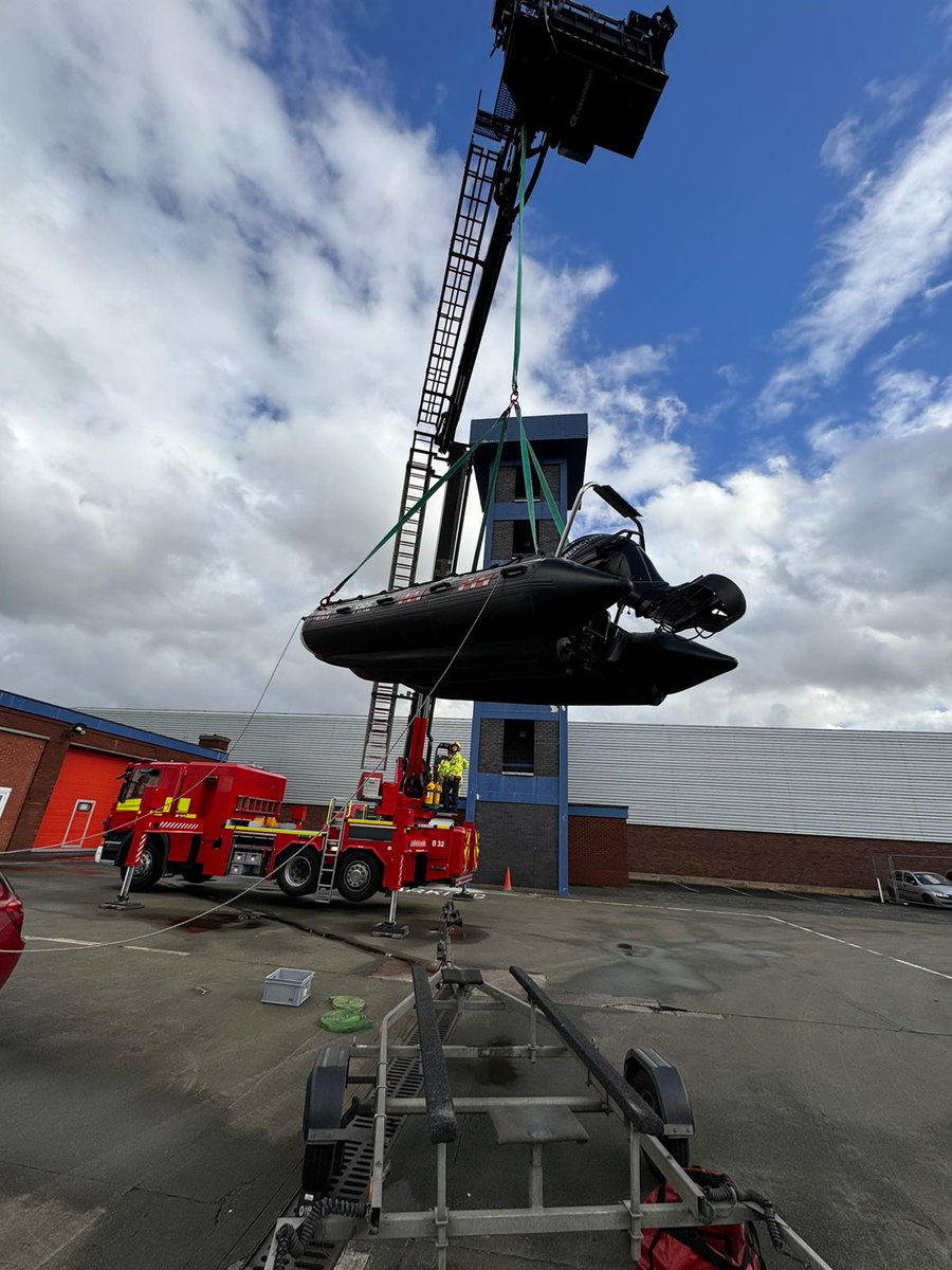 Busy day for Blue Watch today, we have been completing our monthly training in Height Safety, Ladders and the Arial Ladder Platform.