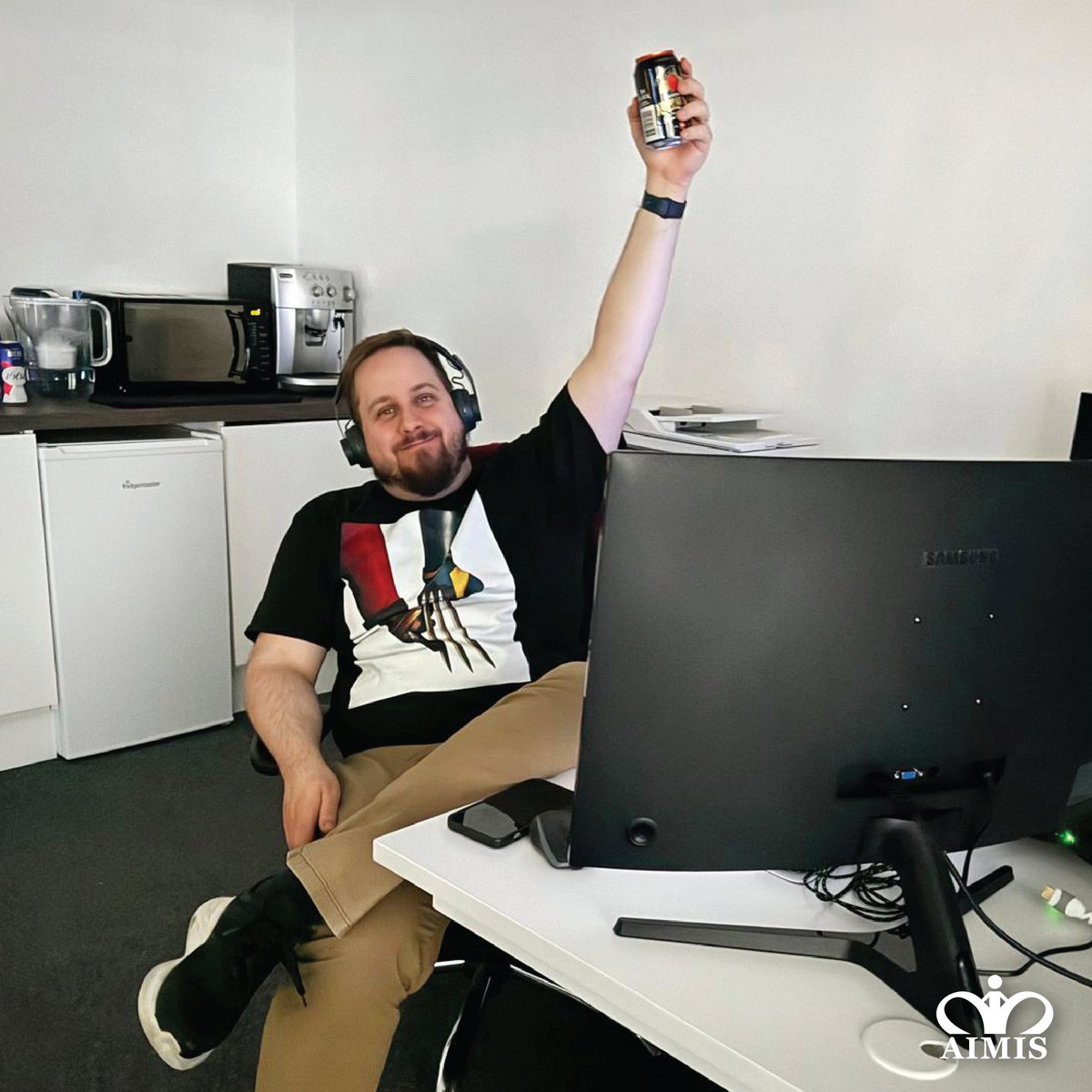 Boys will always be boys...

The team have been working hard educating the industry, so we thought we'd put our super-computers to good use at an AIMIS games night in the office... along with a few beers of course!

#GamesNight #SuperComputers #SuperTeam