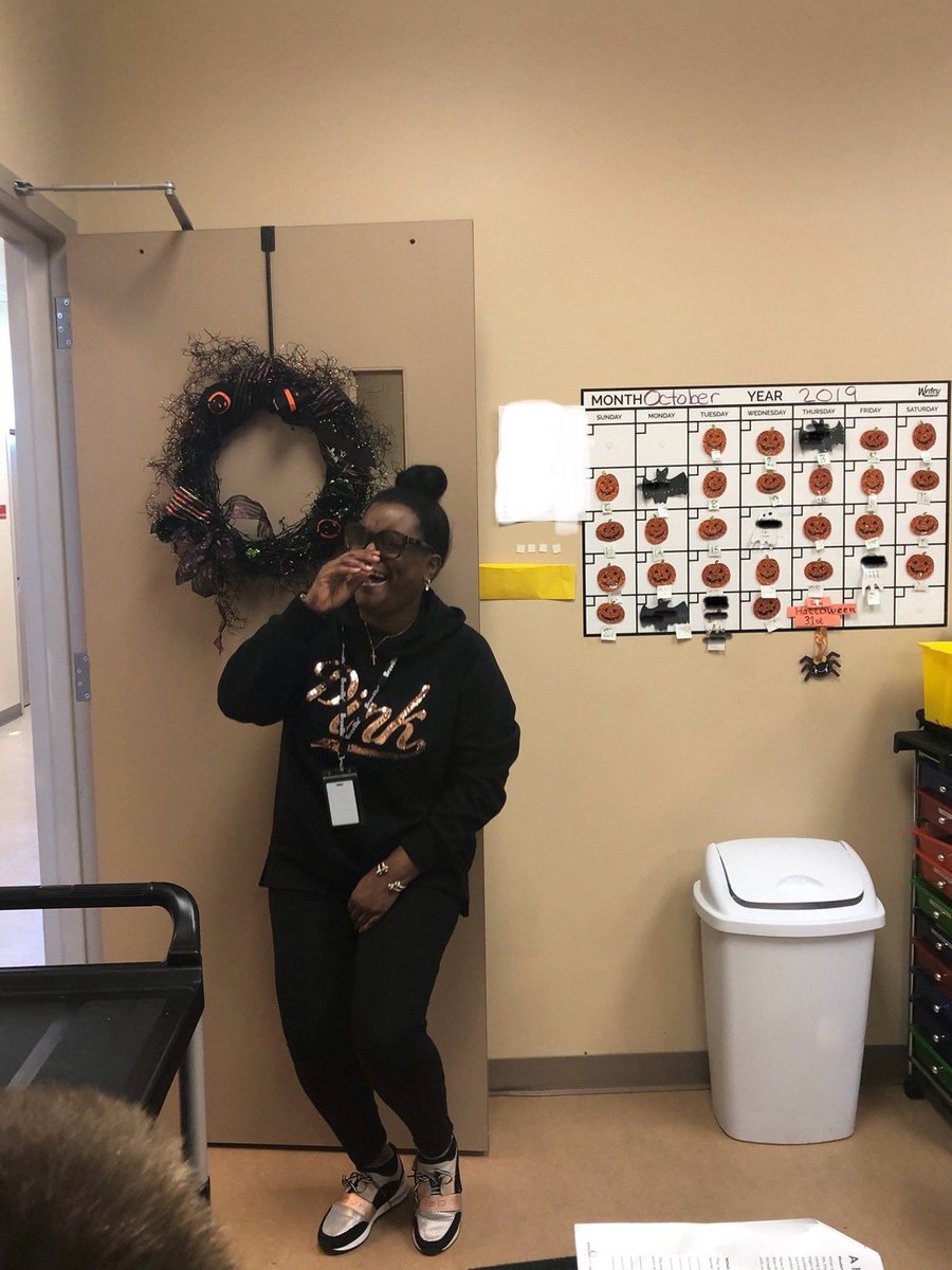 SweetIsSweet's tweet image. Me fake laughing at work and taking it way too far.🥴😩🤣😭 #ambivert #socialbutterfly