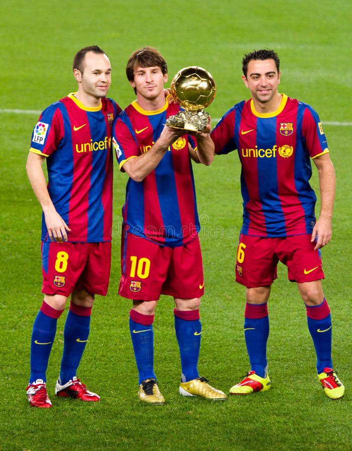 sudanalytics_'s tweet photo. “La imagen de Messi, Xavi y yo es más grande que haber conseguido el Balón de Oro. Estar los tres ahí, salidos de La Masia, ese era el verdadero logro ese día”.

Andrés Iniesta. 🪄 https://t.co/agvquTfYt3