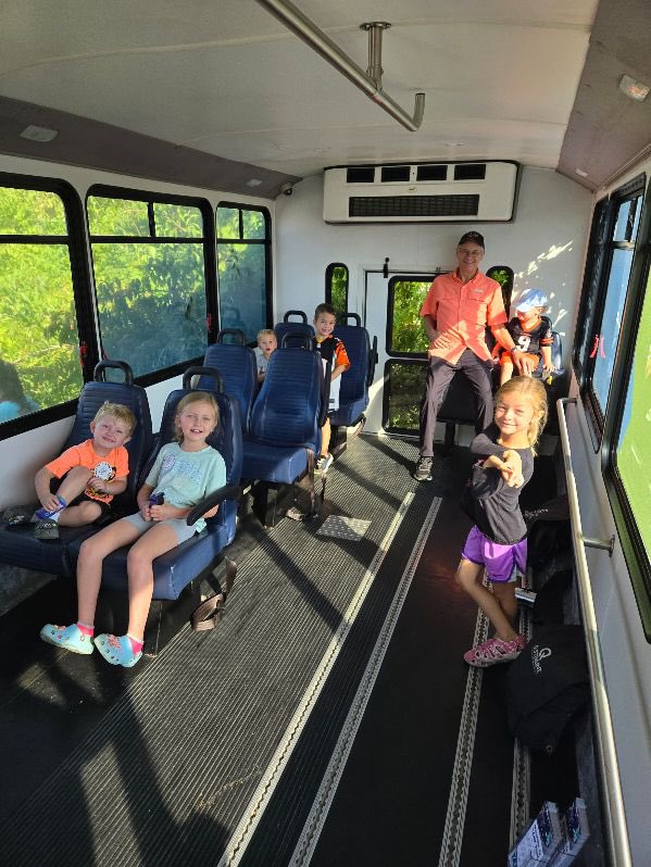 tankbus's tweet image. We had the perfect weather this past weekend to visit @fortthomasky for their annual touch-a-truck event 🚌 The TANK+ team had a great time chatting with visitors about microtransit while kids explored the TANK+ bus! #TANKBus #TANKPlus #TouchATruck #TANKInTheCommunity