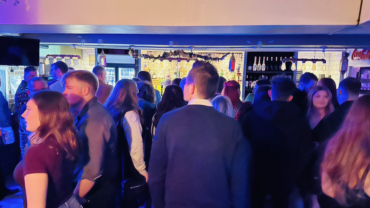 Tables are filling up for our Christmas Bookings! We have only limited availability in our restaurant for sit down meals, or you can grab a ticket and enjoy our buffet and bottomless drinks in the bar! eventbrite.com/o/nine-jars-25…