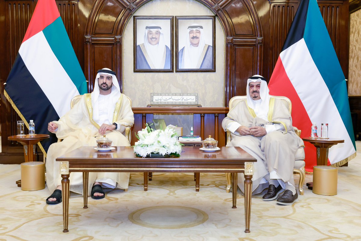 تشرفت اليوم بلقاء صاحب السمو الشيخ مشعل الأحمد الجابر الصباح أمير دولة الكويت .. كما سعدت بلقاء  ولي عهد الكويت سمو الشيخ صباح خالد الصباح، ورئيس مجلس الوزراء سمو الشيخ أحمد عبدالله الصباح، والنائب الأول لرئيس مجلس الوزراء وزير الدفاع، وزير الداخلية معالي الشيخ فهد يوسف الصباح.