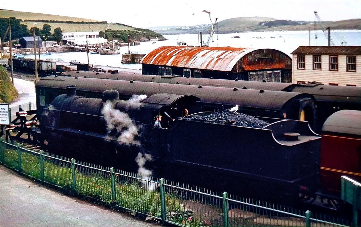 Padstow Harbour tweet media