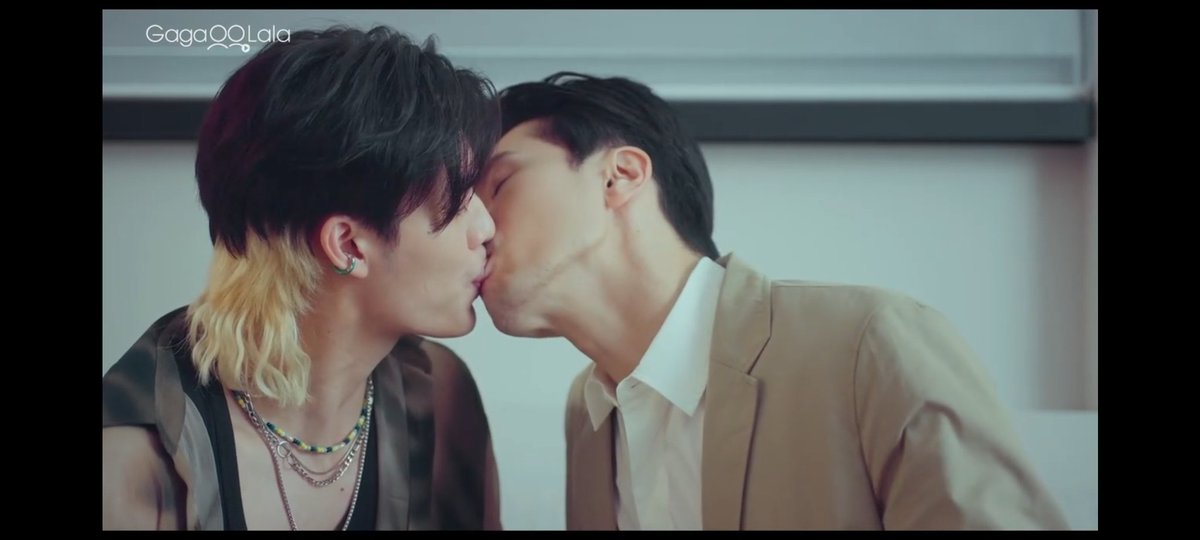 AkrgFullMoon's tweet photo. #FirstNoteOfLove #FirstNoteOfLoveEP10 #彈一場完美戀愛 #โน้ตแรกแห่งรัก La partida de #Matt marco la relación entre #Reese y #Orca mientras que #Neil🎤 escucha la canción de #Sea, 🥹que evoca cuando se separaron eso hace que la misma situación sane la herida en #Reese y #Neil https://t.co/kAIEmc2Pdg
