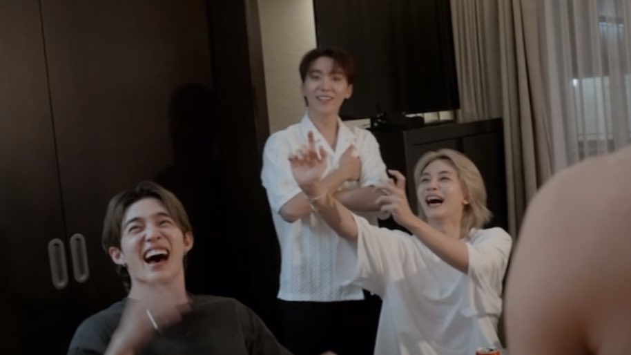 ketuabemm's tweet photo. bring back this family 😭 https://t.co/ml4W2B5L9v