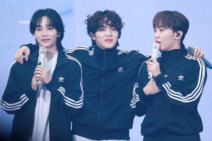 ketuabemm's tweet photo. bring back this family 😭 https://t.co/ml4W2B5L9v