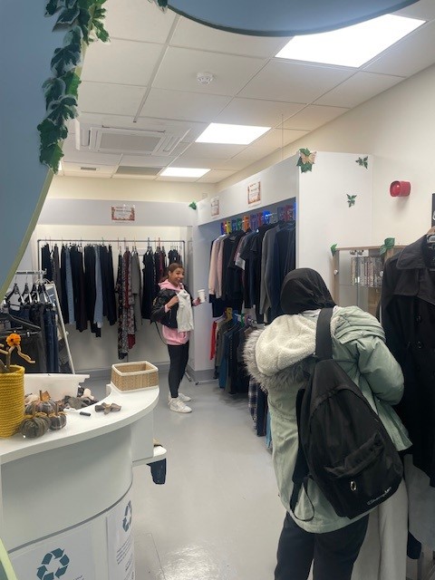 pauline_heeley's tweet image. College Way Market is open! 😃🥳🪇
Well done to Nat 4 #SkillsForEmployment students who reopened the Market this morning. We've welcomed lots of customers and items have been flying off the shelves 👚🛍️👟Time for some stock rotation already! @SLCek @StellaMcManus @apignat1