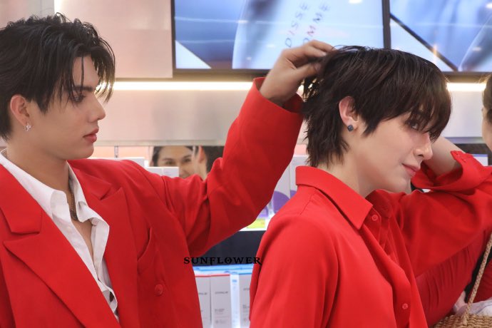 katdramalover_'s tweet photo. I love how Peat just lets him do anything to him.. it's like he's just too comfortable and used to it. ✨
FORTPEAT PHYSIOGEL
#BT13thAnniversaryxMMY
#13ปีบิวเทรี่ยม https://t.co/zgsr80TMRK