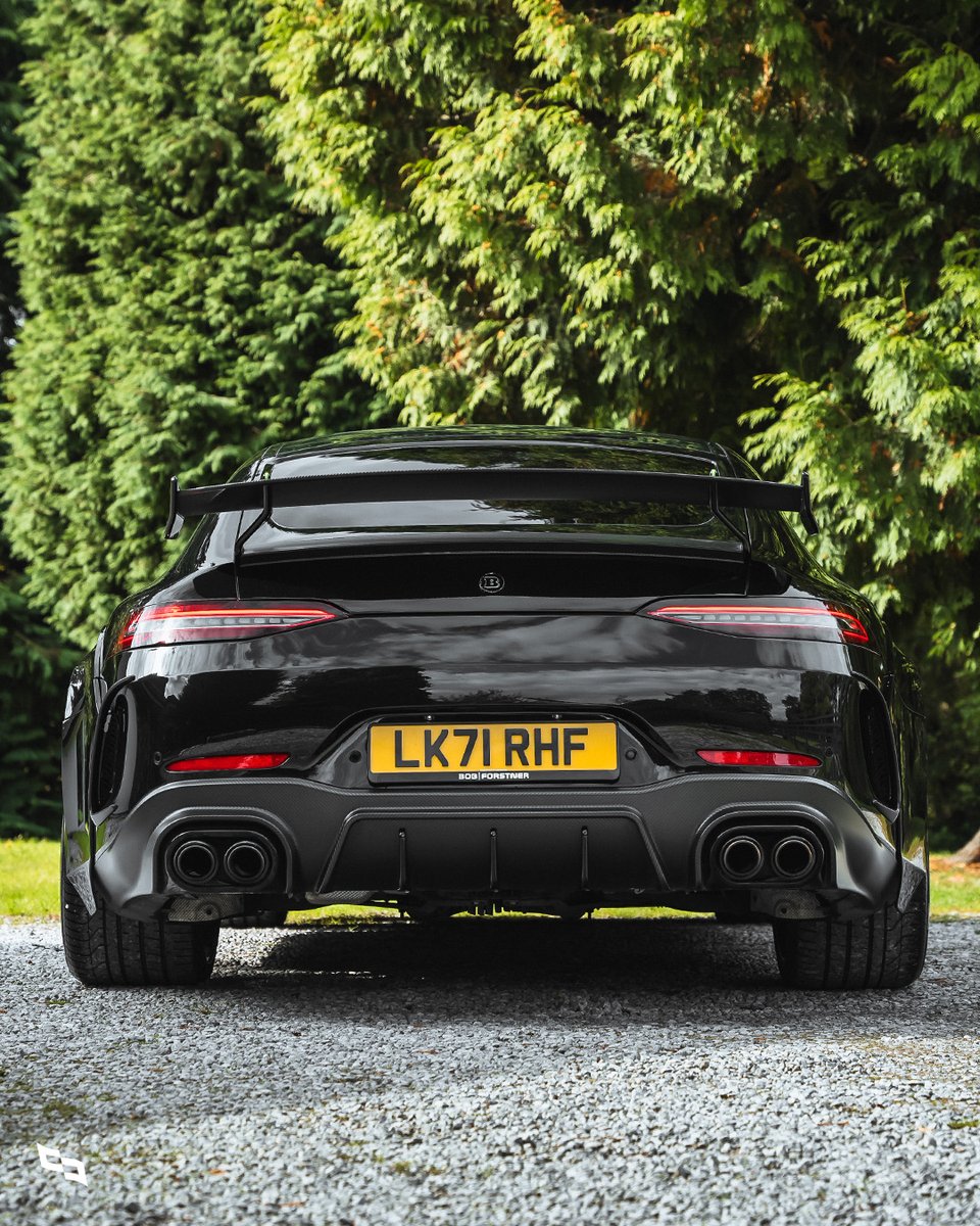 collectingcars_'s tweet photo. Guess the previous owner...⁠

📍LIVE NOW - Cheshire, United Kingdom⁠
⁠
https://t.co/DrvT6qsYEP
⁠
#CollectingCars #Brabus #AMGGT63 #AMG #MercedesBenz #BrabusRocket #Rocket900 #V8 #Footballer #FootballersCar https://t.co/T33H0dotoP