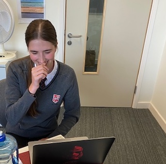 stcyres6th's tweet photo. Good luck to @stcyres6th Holly who has just submitted her @ucas_online application. π€π©Ίπ #stcyreschat #futuremedic #tuesdayvibe https://t.co/XmljWCgOoL