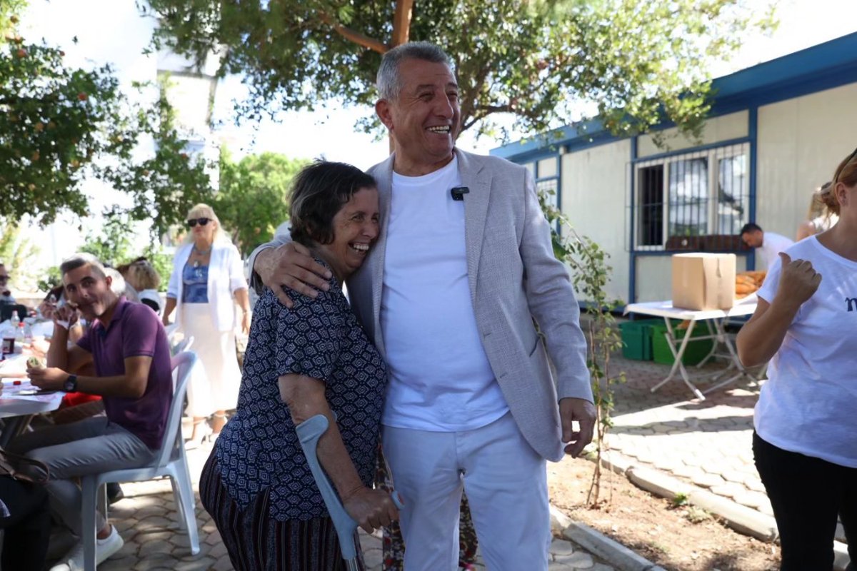 mustafagnyresmi's tweet photo. Yalı Mahallesi Muhtarımız, Özkan Kurt'un düzenlediği balık ekmek ve lokma ikramına katıldık. Muhtarımıza misafirperverliği için teşekkür ederiz. https://t.co/WEYV3rZHMs