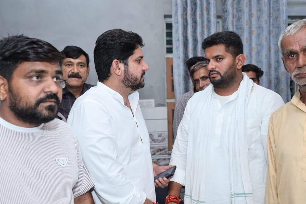 युवा साथी भाई जस्सी पेटवाड़ को नारनौद से बड़े मार्जिन के साथ चुनाव जीतने पर बहुत-बहुत बधाई एवं शुभकामनाएँ। <a href="/Jassipetwar_inc/">Jassi Petwar MLA</a>