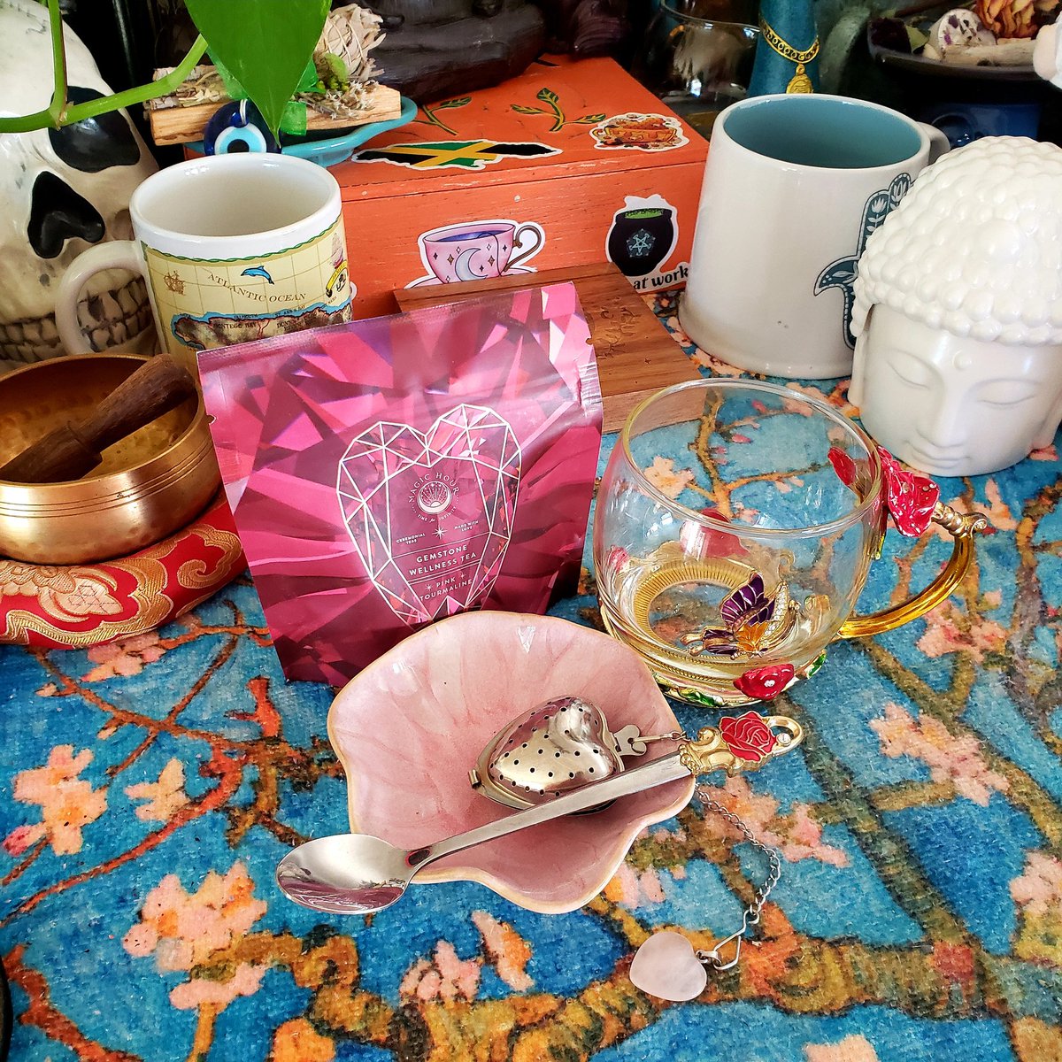 The sun rises and I make tea and words. #WritingCommunity #writerslife #amwriting