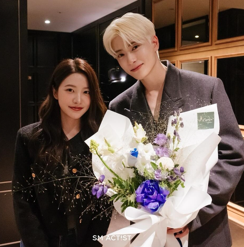 AboutMusicYT's tweet photo. NCT's Jaehyun and Red Velvet's Yeri together. https://t.co/03JVwbspdJ