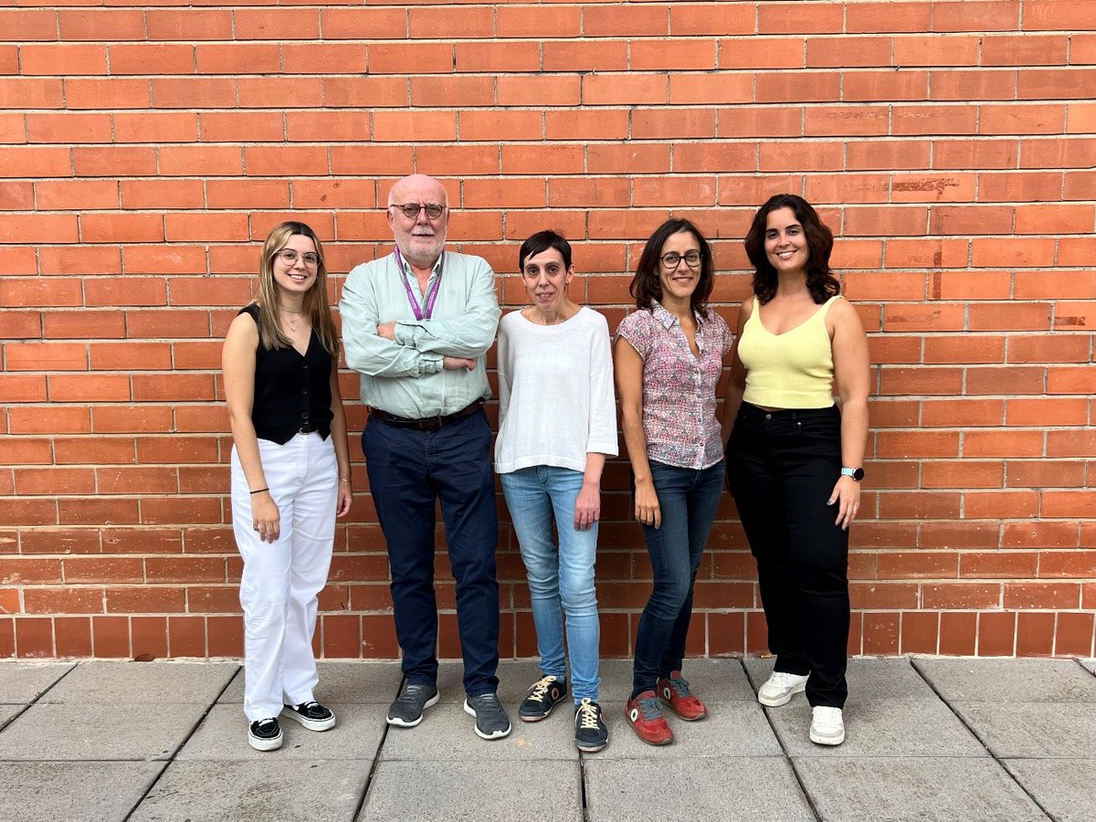 #RecercaUB | 💊 Un equip investigador de la #UniBarcelona ha dissenyat una nova eina farmacològica capaç d’administrar simultàniament tres fàrmacs.

😷Té un gran potencial per a malalties complexes com càncer o diabetis.

🎓 Lideren Montserrat Terrazas i Sandra Pérez-Torras, de