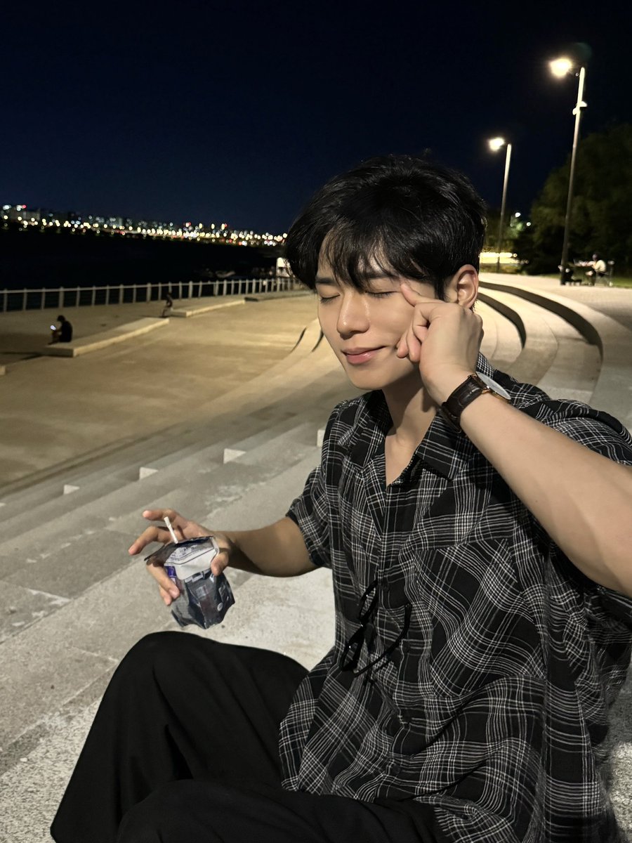 WEi__Member tweet picture